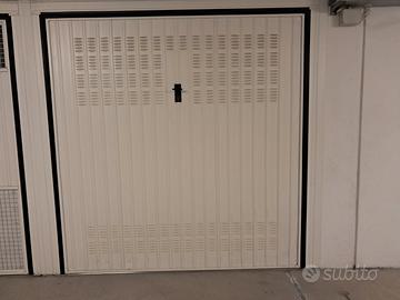 Portone basculante garage. Nuovo