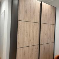 Mobile a due ante scorrevole e comò