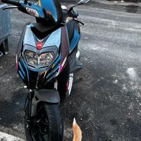 Aprilia sr motard 125