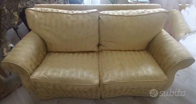 Divano due posti +2 poltrone