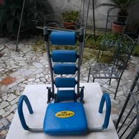 Attrezzo panca per addominali 