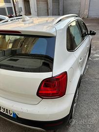 VOLKSWAGEN Polo 5ª serie - 2015