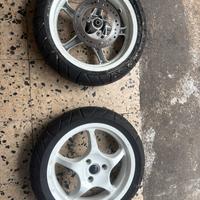 Cerchi completi di gomme Aerox