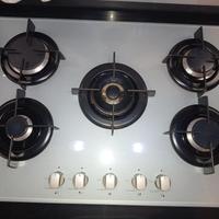 piano cottura  5 fuochi Hotpoint Ariston