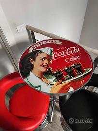 Set tavolino all americana con sgabelli