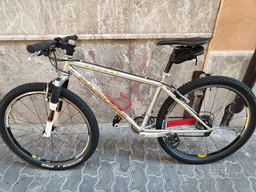 Stupenda MTB Parkpre Pro 825 Shimano XT misura 15