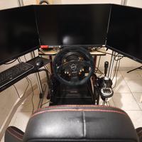 Simulatore guida completo più tre monitor 