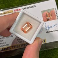 Morganite rosa 5.30 ct taglio smeraldo certificata