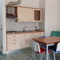Appartamento ben arredato giardino comune,p.auto