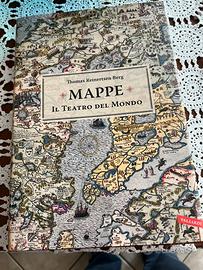 Titolo “Mappe, il teatro del mondo”di Berg