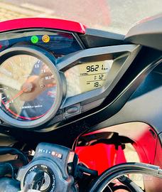 Unica  Honda VFR 1200 F