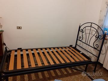 Letto singolo in ferro battuto