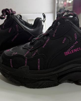Sneaker stile Balenciaga Triple S Pink