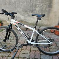 Bici Mtb bambino Rockrider St 100 bianca 24"