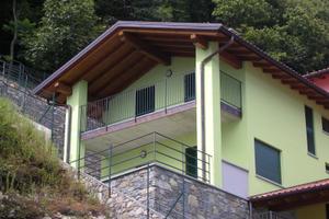 Casetta con giardino