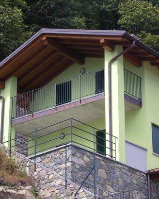 Casetta con giardino