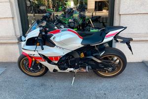 Yamaha YZF R1