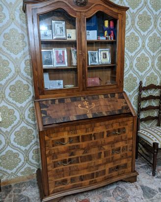 Antiquariato Mobile a ribalta stile veneziano