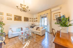 DELIZIOSO TRILOCALE IN VIA LOVERE