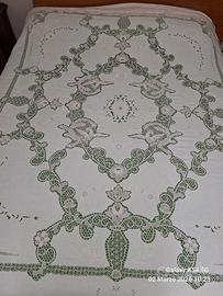 copriletto matrimoniale ricamato a mano 