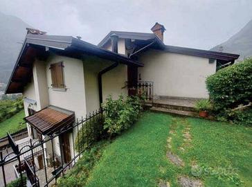 Immobile in asta di 127 m² con 3 locali e box auto