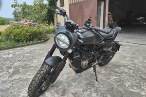 Husqvarna Svartpilen 701