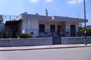 Villino per uso ufficio a Casoria