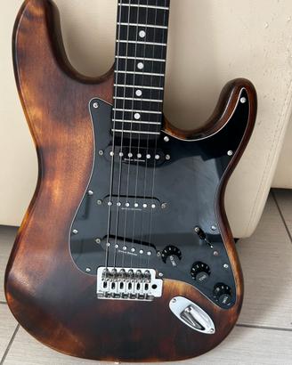 Chitarra elettrica di liuteria simil Fender