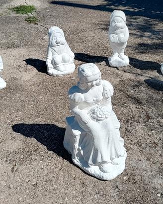 Statue in cemento bianco 