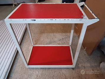 carrello in ferro con maniglione