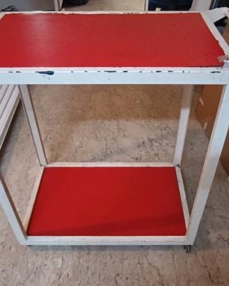 carrello in ferro con maniglione