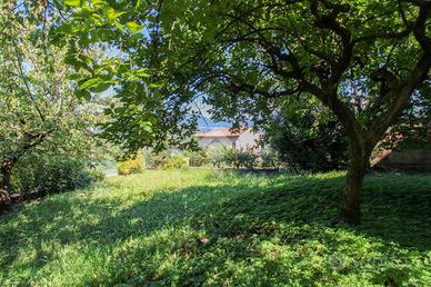 CASA SEMINDIPENDENTE A AGNOSINE