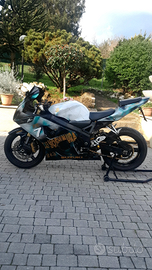 SUZUKI GSXR 600 k5