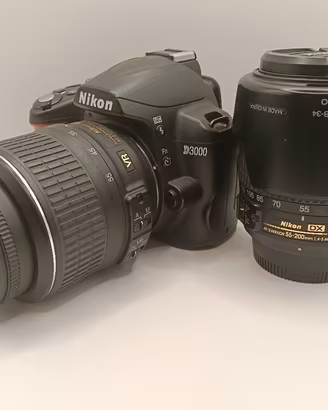 Nikon D3000 con due obiettivi. kit completo! 