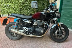 Triumph Speed Twin 1200 Stealth Edition – 2024