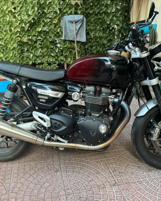 Triumph Speed Twin 1200 Stealth Edition – 2024