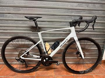 Scott addict 50 2026 shimano 105 tg.M bianca