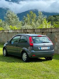 Ford Fiesta Ghia cambio automatico GPL