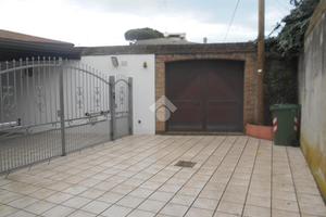 BOX A COMACCHIO