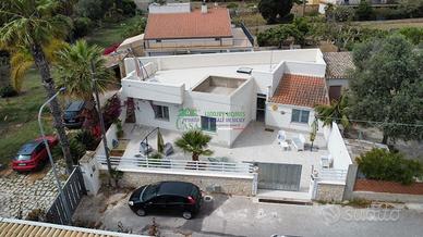 Villa Finemente Ristrutturata e Arredata, Scoglitt