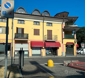 Negozio piano terra fronte Bennet a Castellamonte