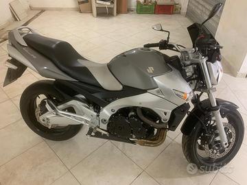 Suzuki GSR 600