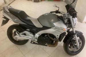 Suzuki GSR 600