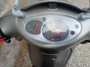 Aprilia Scarabeo 50 - 2011