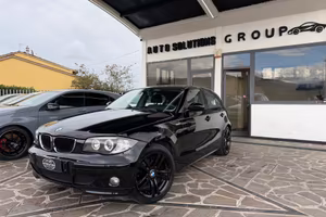 BMW 116i Futura 116cv Total Black okneopatentati
