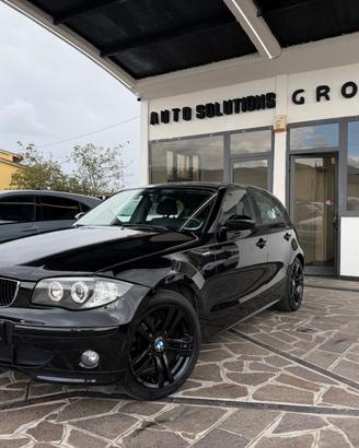 BMW 116i Futura 116cv Total Black okneopatentati
