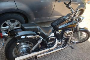 VT 750 Black widow in perfette condizioni