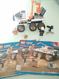 Set lego city 60225 completo con figure e istruzio