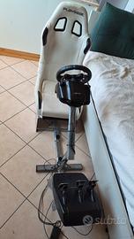 postazionw simulatore Playseat con volante 