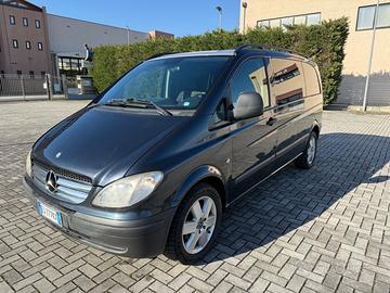 Mercedes Vito 8 posti gancio traino